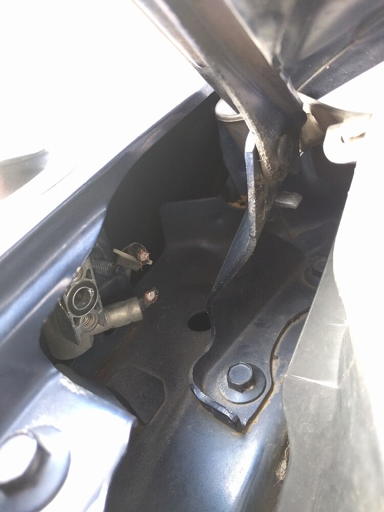 Repair broken antenna cable 2005 Honda CRV Automotive Dallas